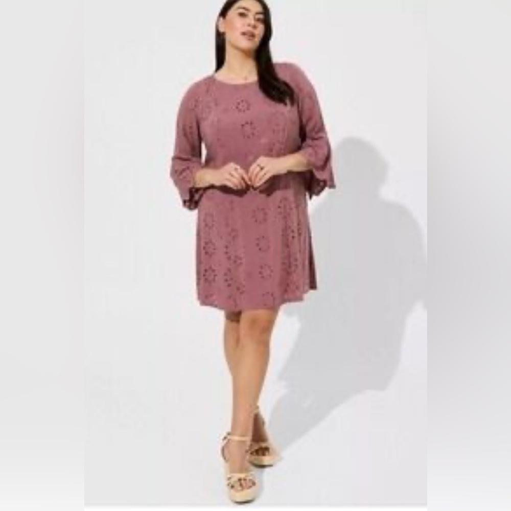 Torrid womens Mauve Eyelet Detail dress size 1X